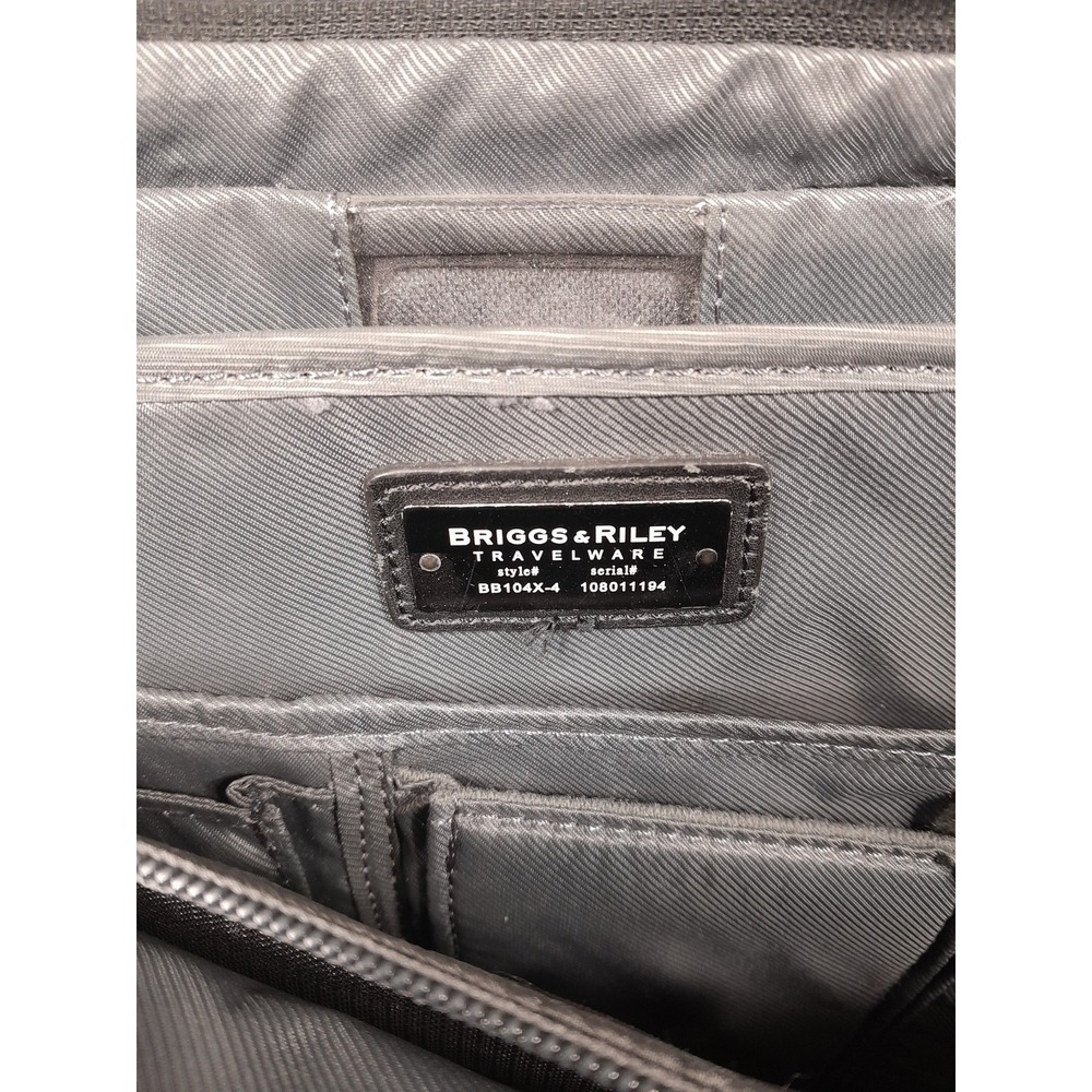 Briggs & Riley Travelware Expandable 17"x 13" Cabin Laptop Bag Black BB104X-4 - Picture 10 of 11